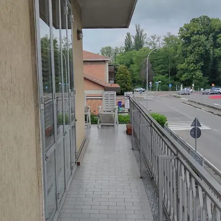 Fuoriporta Affitti Brevi - Giovenale Grande 帕爾馬