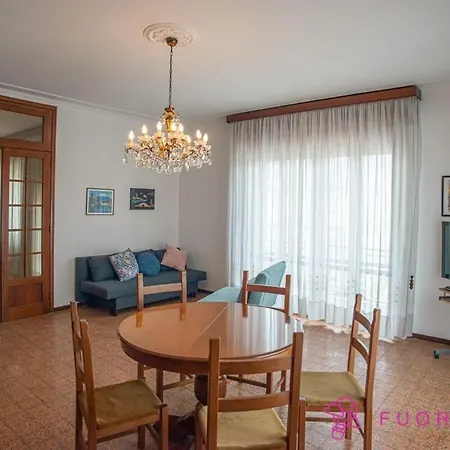 Fuoriporta Affitti Brevi - Giovenale Grande Parma