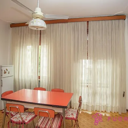 Fuoriporta Affitti Brevi - Giovenale Grande 帕爾馬