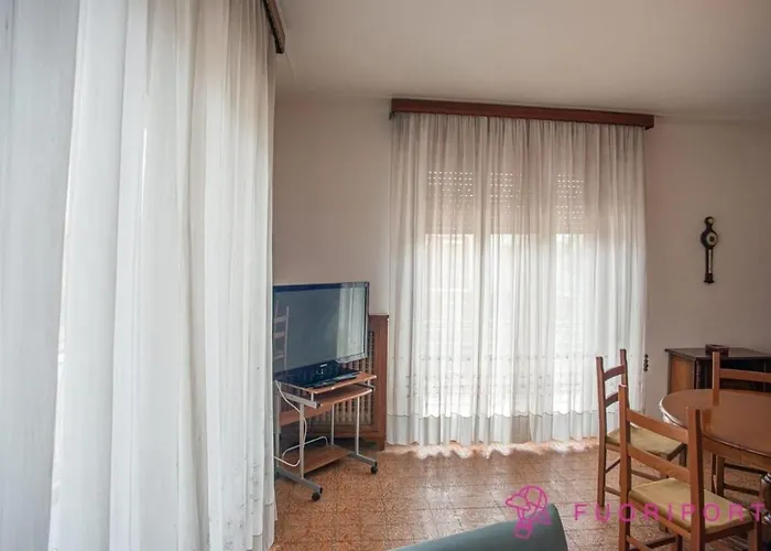 아파트 Fuoriporta Affitti Brevi - Giovenale Grande 파르마